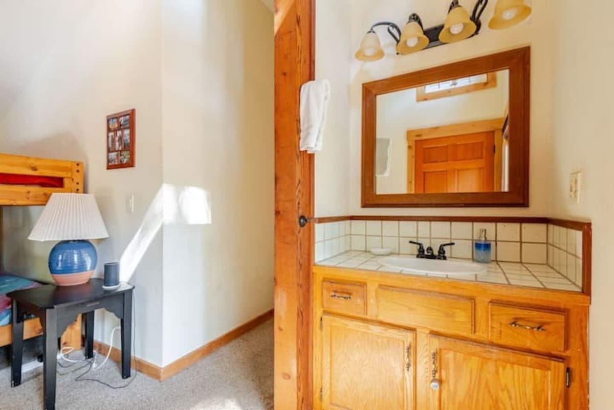 Bunk room vanity area.